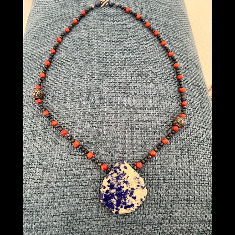 Handcrafted Beaded Necklace With Agate Pendant